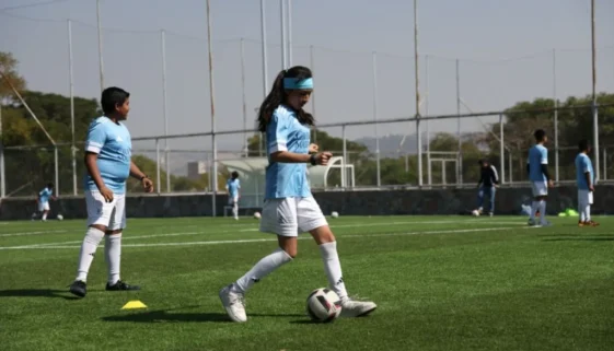 lavozdequeretaro.com-entrenan-por-programa-de-futbol-de-fundacion-real-madrid-2025-11-19_07-43-02_318375